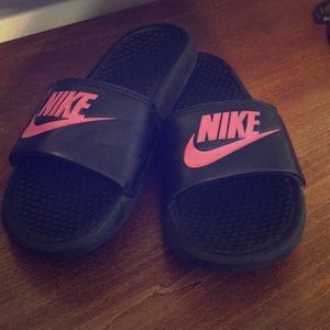 Women’s 7 Nike Slides/Sandals